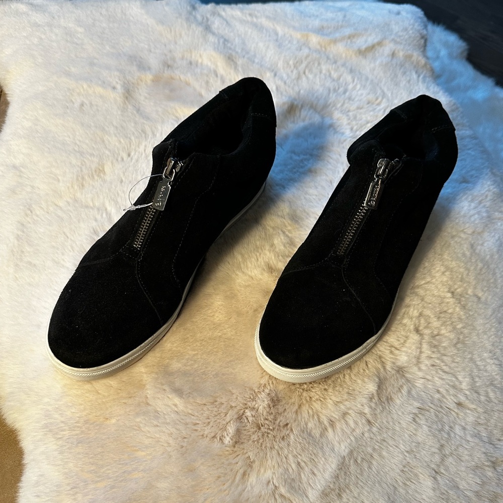 Blondo waterproof suede wedge booties new without tags
